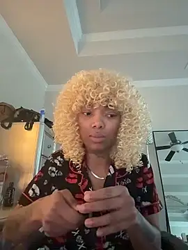 butterflybootyy online show from December 15, 2025, 1:06 pm