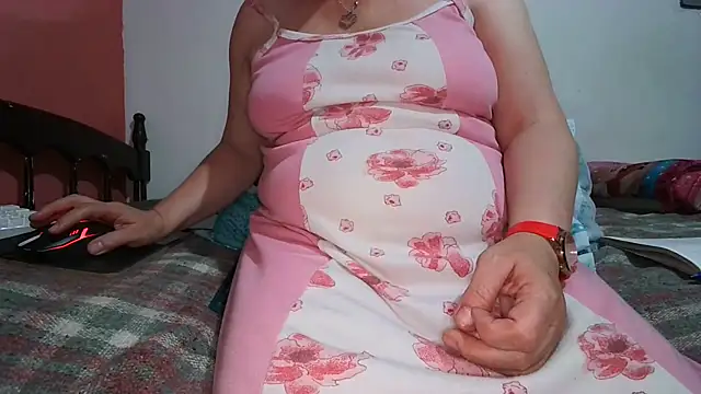 Snapshot of Elizabeth68 chatting on October 28, 2025, 11:20 am Elizabeth68 online show from October 28, 2025, 11:20 am