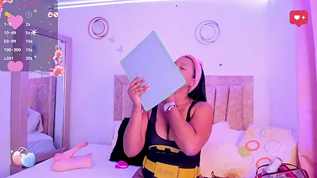 LaurinMonroe online show from February 10, 2025, 7:28 pm