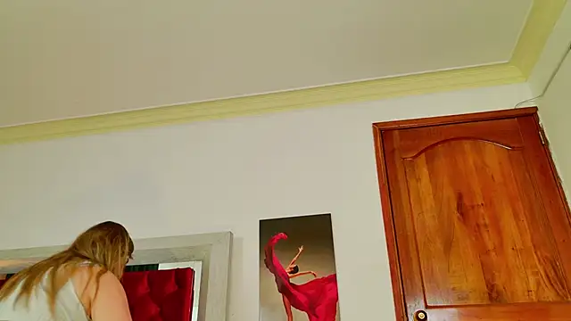 Snapshot of Lizzymontanaa chatting on October 3, 2025, 2:37 am Lizzymontanaa online show from October 3, 2025, 2:37 am