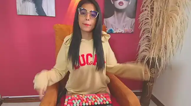 PaolaMendez  online show from March 4, 2025, 5:34 pm