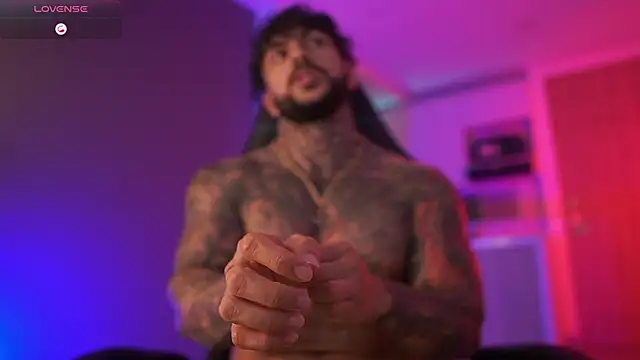 Snapshot of mariano_costa chatting on October 18, 2025, 2:24 am mariano costa online show from October 18, 2025, 2:24 am