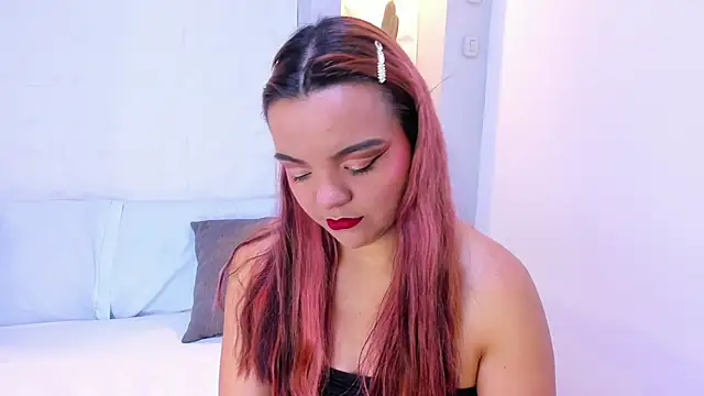 EmilyRouss  online show from March 3, 2025, 7:07 pm