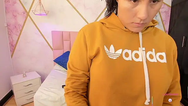 Snapshot of lizortiz chatting on October 23, 2025, 1:10 pm lizortiz online show from October 23, 2025, 1:10 pm