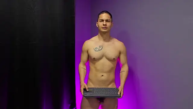 dominick crawford01 online show from March 19, 2025, 5:06 pm
