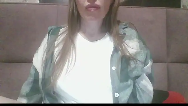 Snapshot of Sladkiegubki chatting on November 15, 2025, 9:52 pm Sladkiegubki online show from November 15, 2025, 9:52 pm