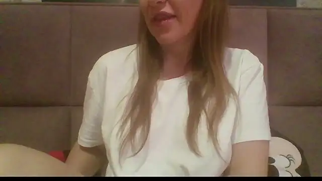 Snapshot of Sladkiegubki chatting on November 17, 2025, 7:12 am Sladkiegubki online show from November 17, 2025, 7:12 am