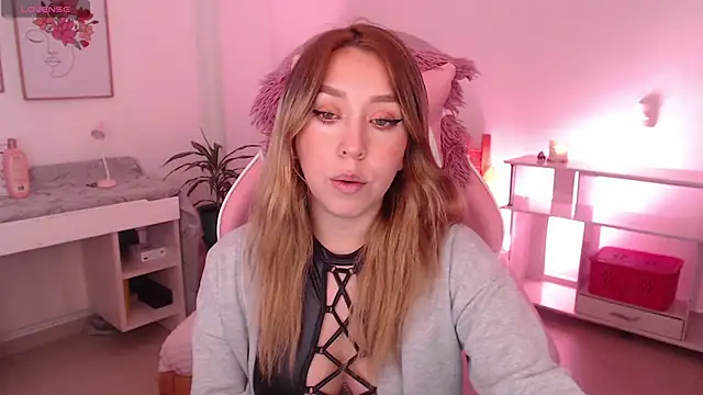 Snapshot of Dahlia__espresso chatting on October 16, 2025, 7:11 pm Dahlia espresso online show from October 16, 2025, 7:11 pm