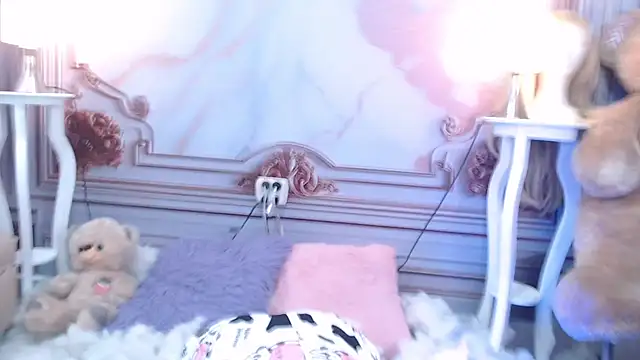 Snapshot of Cutedaddys_kitty chatting on March 7, 2025, 12:45 pm Cutedaddys kitty online show from March 7, 2025, 12:45 pm