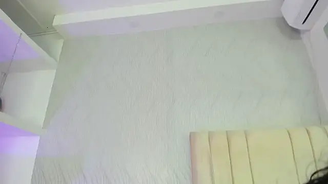 Snapshot of miranda_villa chatting on March 11, 2025, 3:34 pm miranda villa online show from March 11, 2025, 3:34 pm