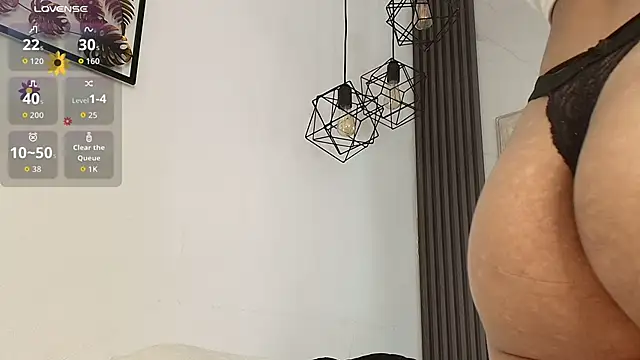 Snapshot of miranda_villa chatting on September 10, 2025, 12:37 pm miranda villa online show from September 10, 2025, 12:37 pm