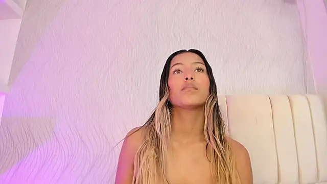 Snapshot of miranda_villa chatting on March 9, 2025, 3:38 pm miranda villa online show from March 9, 2025, 3:38 pm