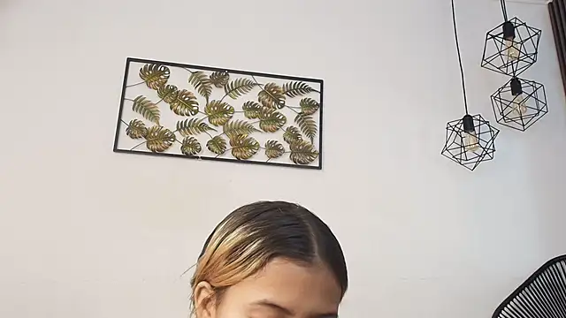 Snapshot of miranda_villa chatting on October 1, 2025, 12:53 pm miranda villa online show from October 1, 2025, 12:53 pm