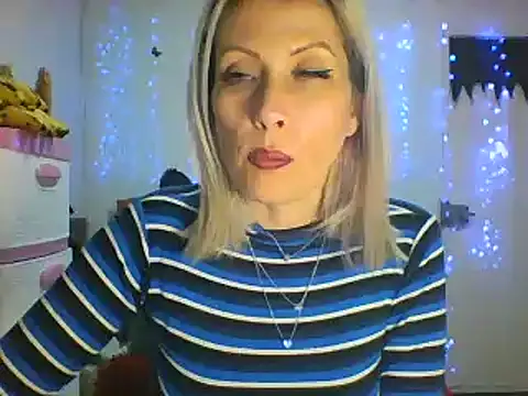 alixia81 online show from February 13, 2025, 2:01 am