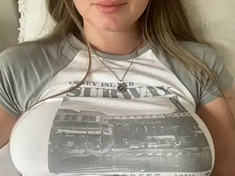 KaraLeee online show from January 8, 2025, 10:06 pm