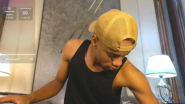 Snapshot of AaronCruz_ chatting on September 18, 2025, 1:58 pm AaronCruz online show from September 18, 2025, 1:58 pm