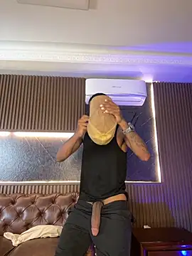 AaronCruz  online show from March 25, 2026, 10:30 pm