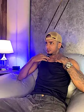 Snapshot of AaronCruz_ chatting on September 17, 2025, 1:02 pm AaronCruz online show from September 17, 2025, 1:02 pm