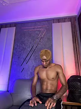 Snapshot of AaronCruz_ chatting on February 6, 2026, 4:41 am AaronCruz online show from February 6, 2026, 4:41 am