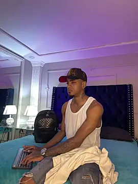 Snapshot of AaronCruz_ chatting on March 3, 2026, 12:17 am AaronCruz online show from March 3, 2026, 12:17 am