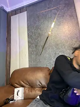 AaronCruz  online show from February 18, 2025, 12:49 pm
