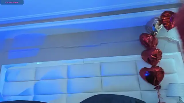 Snapshot of AaronCruz_ chatting on February 21, 2026, 1:35 pm AaronCruz online show from February 21, 2026, 1:35 pm