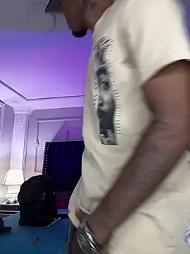 Snapshot of AaronCruz_ chatting on March 3, 2026, 10:50 pm AaronCruz online show from March 3, 2026, 10:50 pm