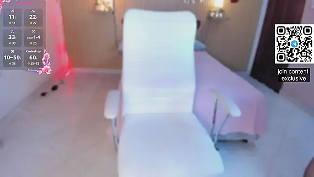 Snapshot of Harmony_Malkova chatting on September 17, 2025, 3:19 am Harmony Malkova online show from September 17, 2025, 3:19 am