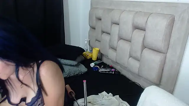 Roxy-Smith online show from February 26, 2025, 3:25 am