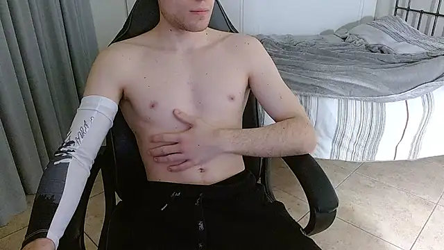 FitGuyDream online show from November 22, 2025, 2:38 pm