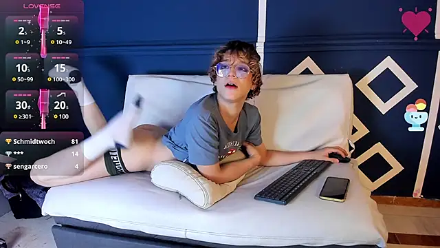 Max lover1 online show from February 5, 2025, 6:26 pm