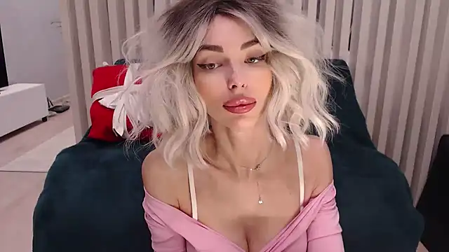 Snapshot of MiloTheName chatting on March 17, 2025, 4:08 am MiloTheName online show from March 17, 2025, 4:08 am