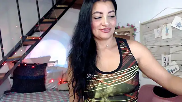 Snapshot of luna_sky83 chatting on December 23, 2025, 5:40 am luna sky83 online show from December 23, 2025, 5:40 am