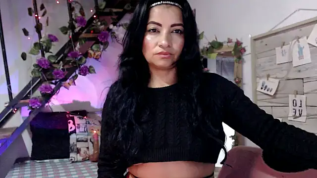 luna sky83 online show from February 10, 2026, 6:45 am