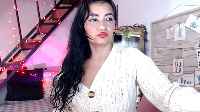 Snapshot of luna_sky83 chatting on November 29, 2025, 6:35 am luna sky83 online show from November 29, 2025, 6:35 am