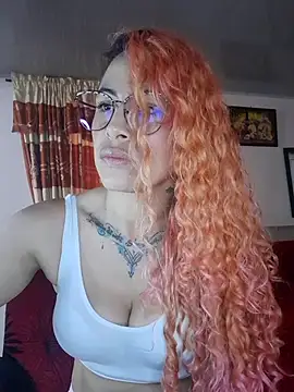 Sexy-Favgirl online show from March 9, 2025, 4:55 pm
