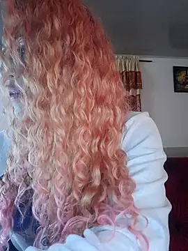 Sexy-Favgirl online show from February 27, 2025, 1:49 pm