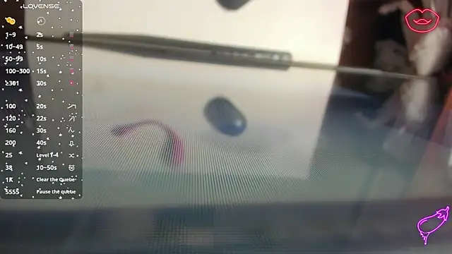 escarleth   online show from February 6, 2025, 4:42 am