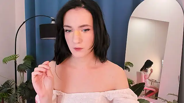 Dearly kitty online show from November 19, 2025, 6:46 am