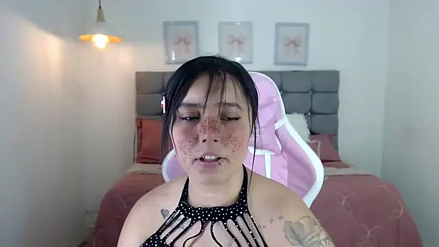 Snapshot of sarah_moon2 chatting on October 11, 2025, 3:35 pm sarah moon2 online show from October 11, 2025, 3:35 pm