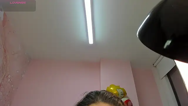 soyzarahtorres online show from September 24, 2025, 11:21 pm