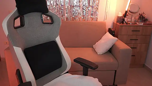 anyacutex online show from January 11, 2026, 6:26 pm