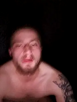 wariacik0024 online show from December 18, 2025, 11:30 pm