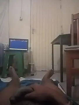 Snapshot of izinjamfee2 chatting on February 25, 2026, 9:03 pm izinjamfee2 online show from February 25, 2026, 9:03 pm