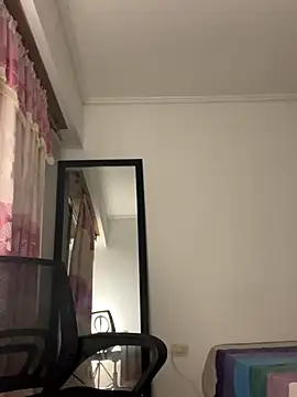 Snapshot of Yerucita chatting on November 15, 2025, 5:33 am Yerucita online show from November 15, 2025, 5:33 am