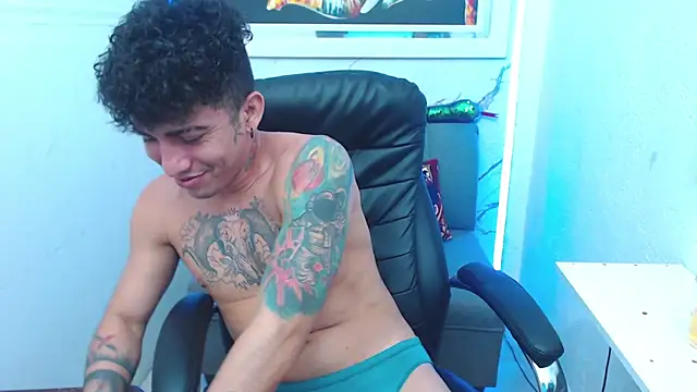 Snapshot of targuerian22 chatting on October 12, 2025, 4:36 am targuerian22 online show from October 12, 2025, 4:36 am