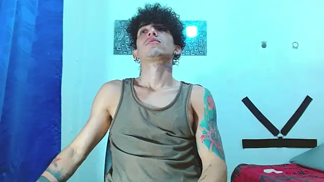 Snapshot of targuerian22 chatting on January 24, 2025, 4:05 am targuerian22 online show from January 24, 2025, 4:05 am