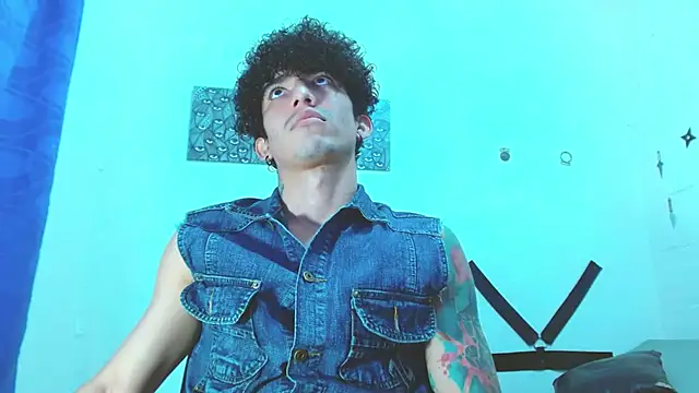 Snapshot of targuerian22 chatting on December 24, 2024, 12:55 am targuerian22 online show from December 24, 2024, 12:55 am