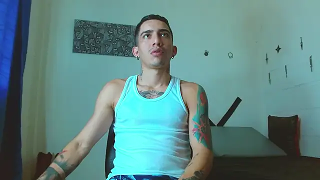 Snapshot of targuerian22 chatting on March 18, 2025, 7:12 pm targuerian22 online show from March 18, 2025, 7:12 pm