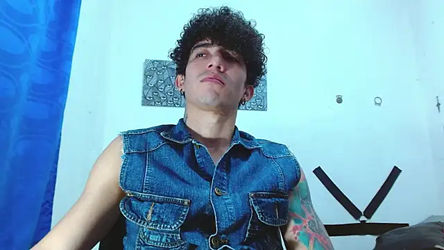 Snapshot of targuerian22 chatting on December 23, 2024, 1:40 am targuerian22 online show from December 23, 2024, 1:40 am